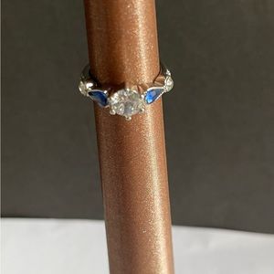 Silver Toned Fashion Ring Size 6.5